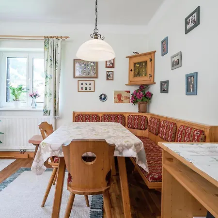 Charming Apartment In Kitzbuhel With Balcony Exterior photo