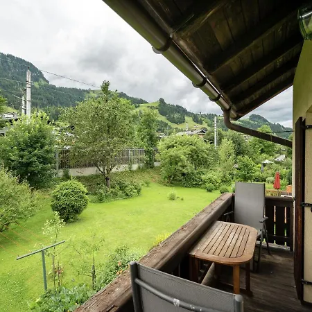 Charming Apartment In Kitzbuhel With Balcony Exterior photo